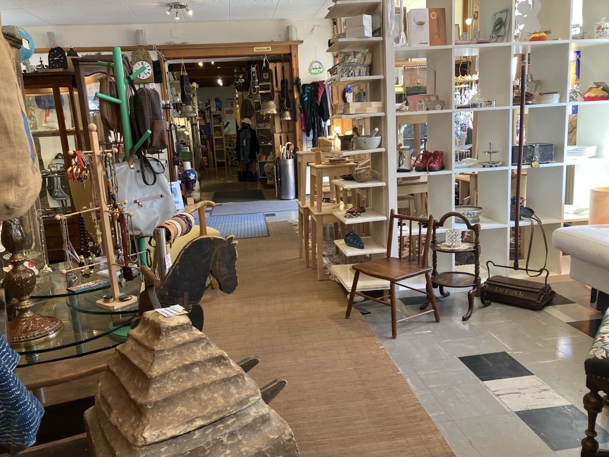 Credenze: Kleines Kirschbaum Buffet – Usato da Erlenbach im Simmental! venduto da Simmentaler-Perlen 7