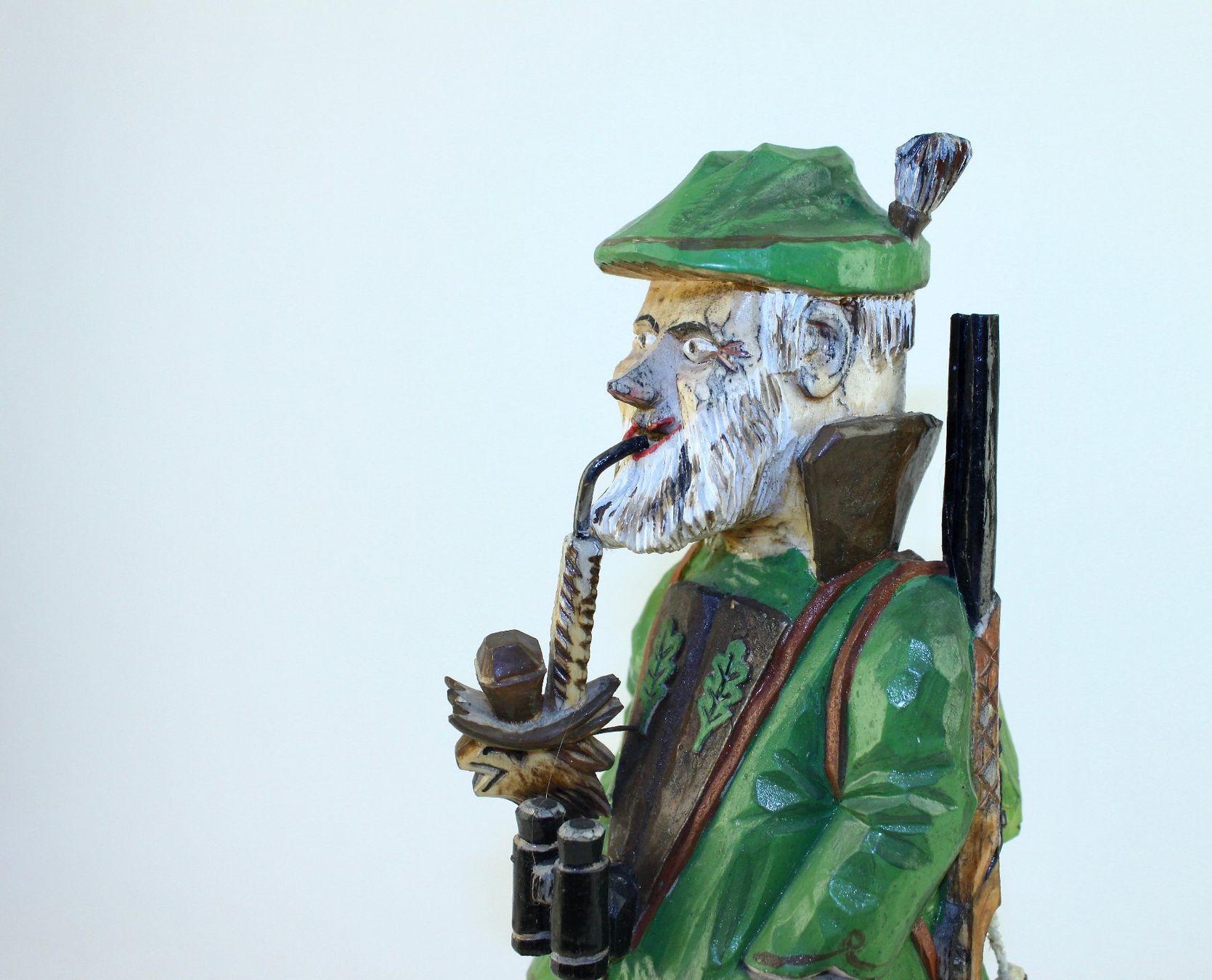 Statuette: JÄGERFIGUR, HOLZ GESCHNITZT. MONOGRAMMIERT HF. – Usato da Grandcour venduto da Flowerstyle 3