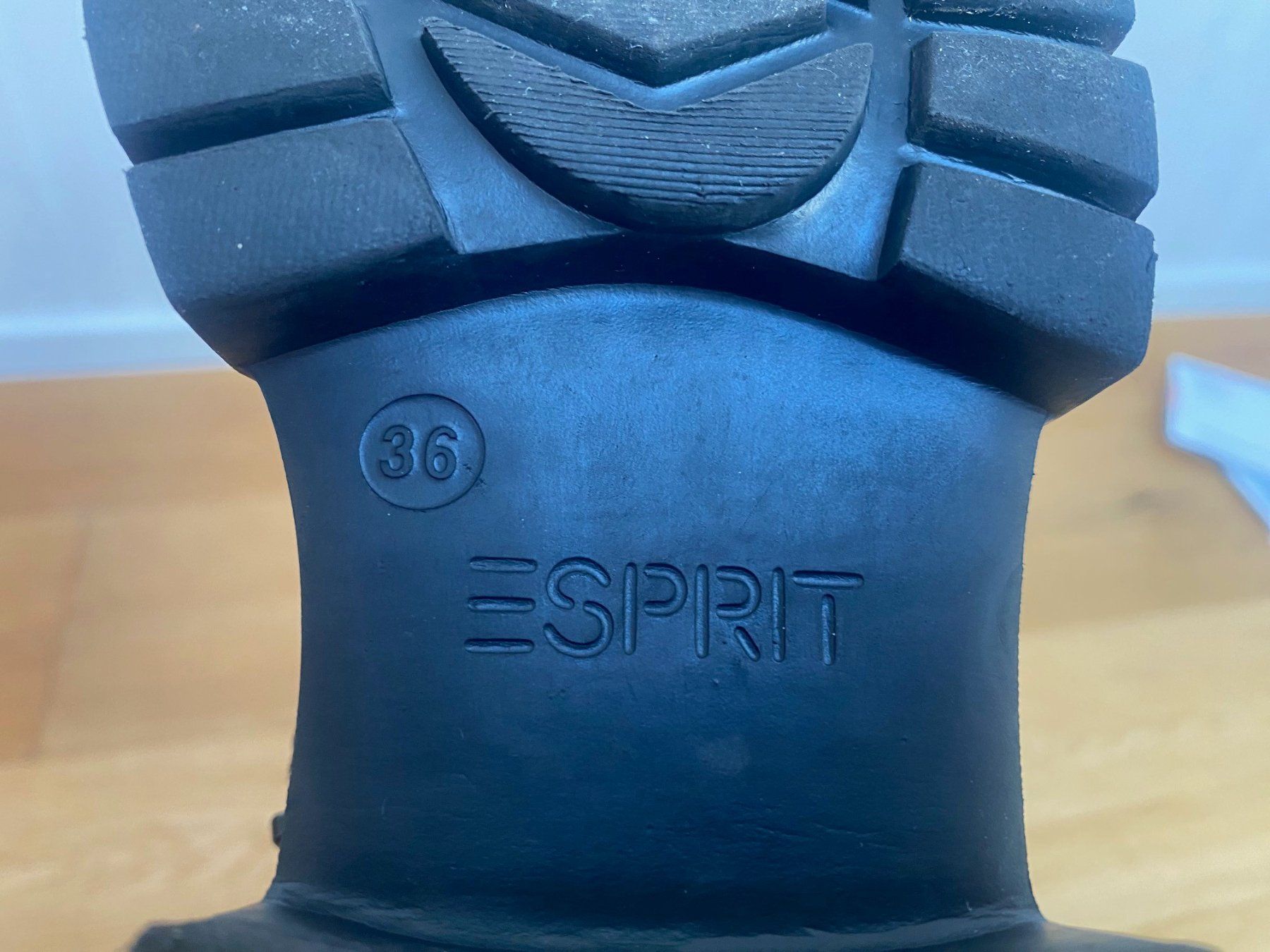 Esprit Scarpe per ragazze: Esprit Stiefeletten Gr. 36 schwarz – Usato da küssnacht am rigi venduto da Daot 2