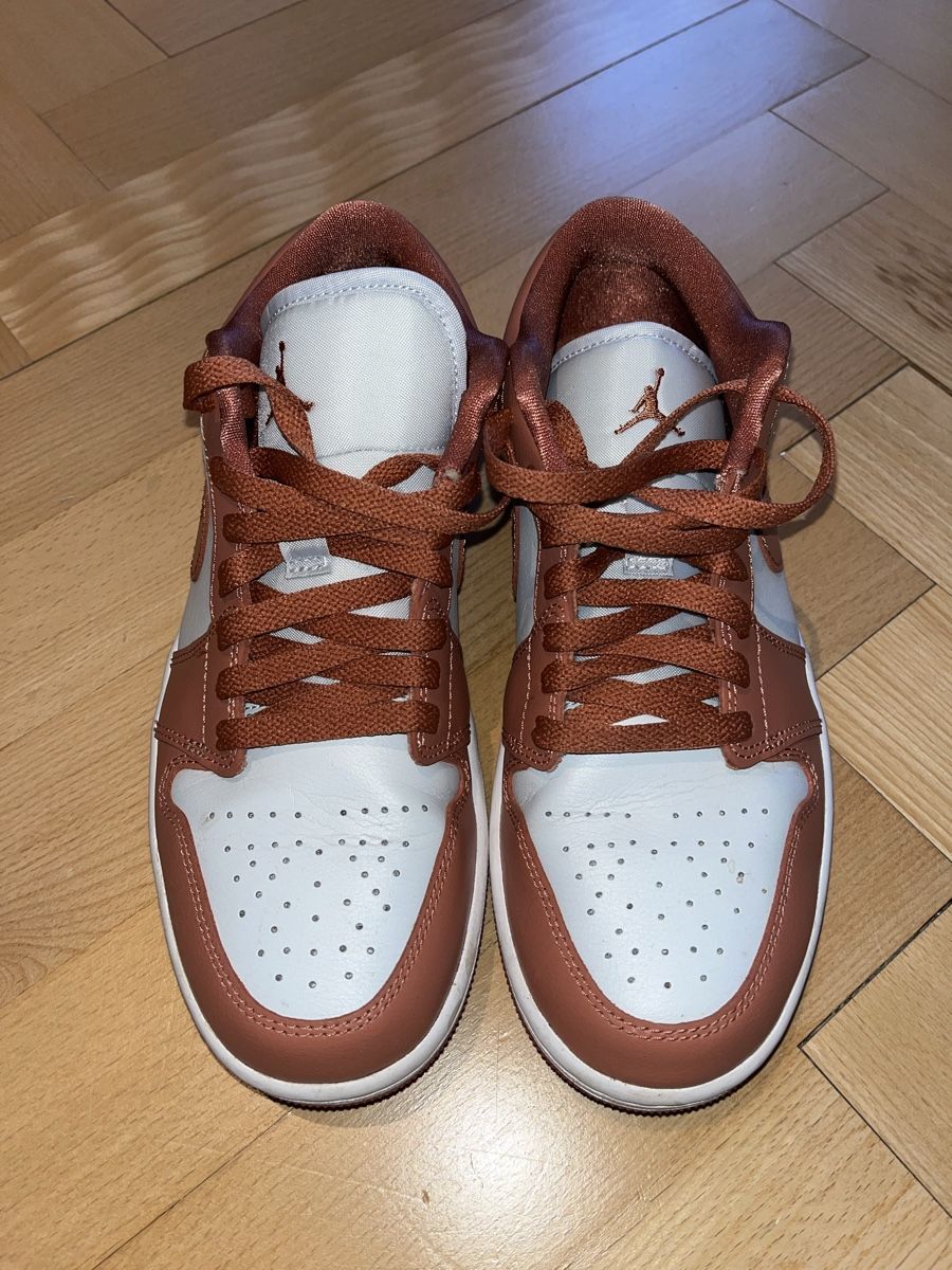 Jordan Scarpe da donna: Nike Air Jordan 1 Low – Usato da St. Gallen venduto da Asever___