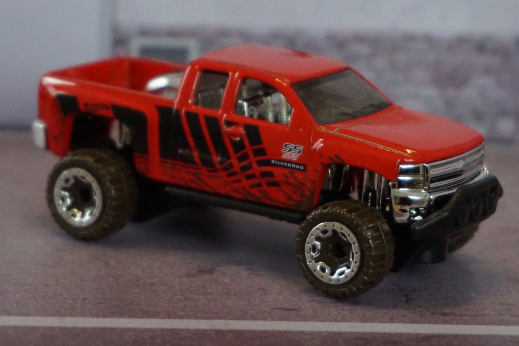 Hot Wheels Modellautos: HotWheels Chevy Silverado Pick-up COOL !!!!!!!!!!!!!! – Gebraucht aus Reiden von Doppeldecker69