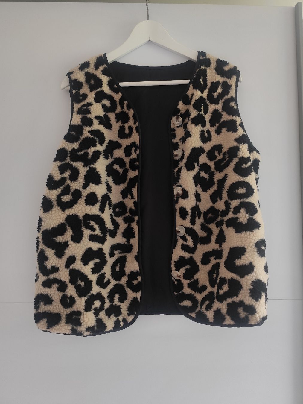 Gilet & Giacche senza maniche: Weste Leo-Print Teddyfleece NEU – Nuovo (secondo la descrizione) da Zürich venduto da Claudia_Zueri