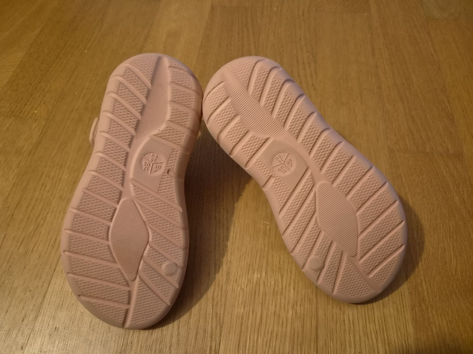 Schuhe für Mädchen: Sandalen Gr 30 – Gebraucht aus Zumikon von daryona 1