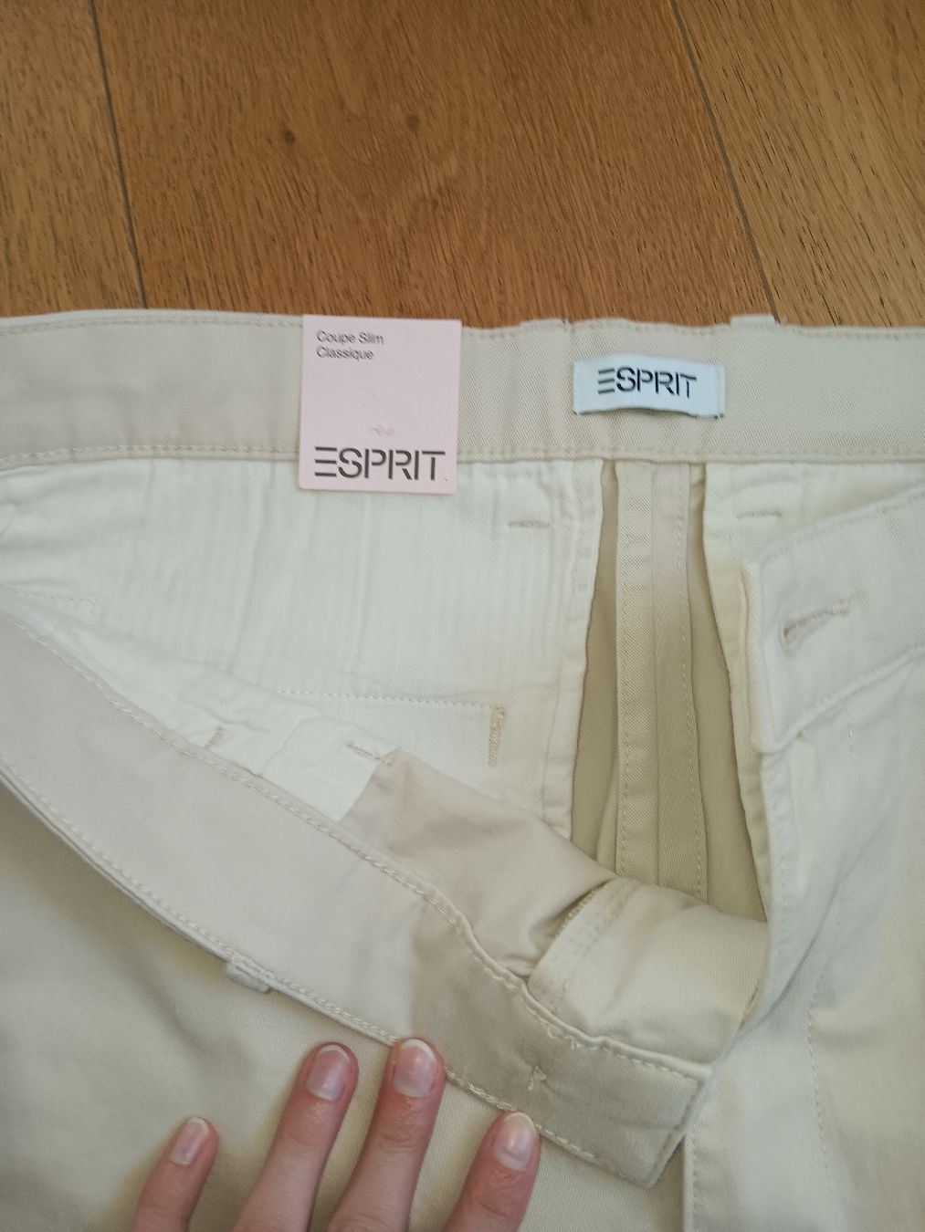 Esprit Pantaloni: Leichte Stoffhose von Esprit, Gr.32/34 – Nuovo e nell'imballaggio originale da Sempach venduto da benzi70