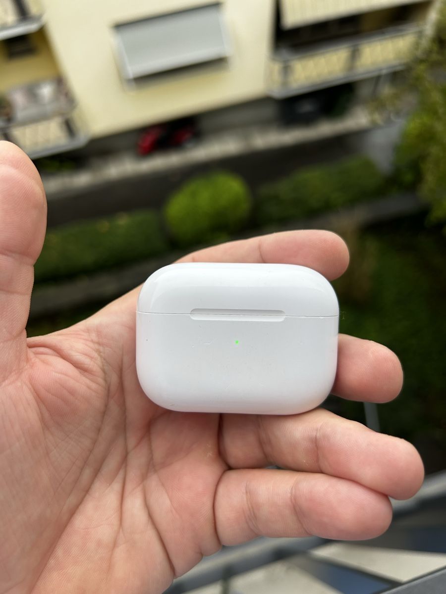 Apple Cuffie: Apple AirPods Pro 2. Generation mit Ladecase – Usato da Zürich venduto da fle_8ckw 1