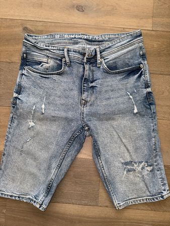 Jeansshorts Gr. 33 Slim Fit
