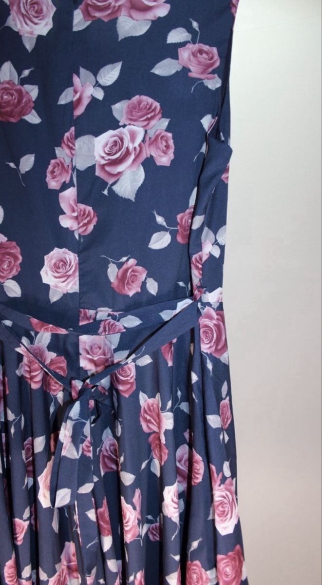 Robes: Iska Kleid, Gr. M, Blumenmuster – Neuf (Voir description) à Schaffhausen par Fundperle 2