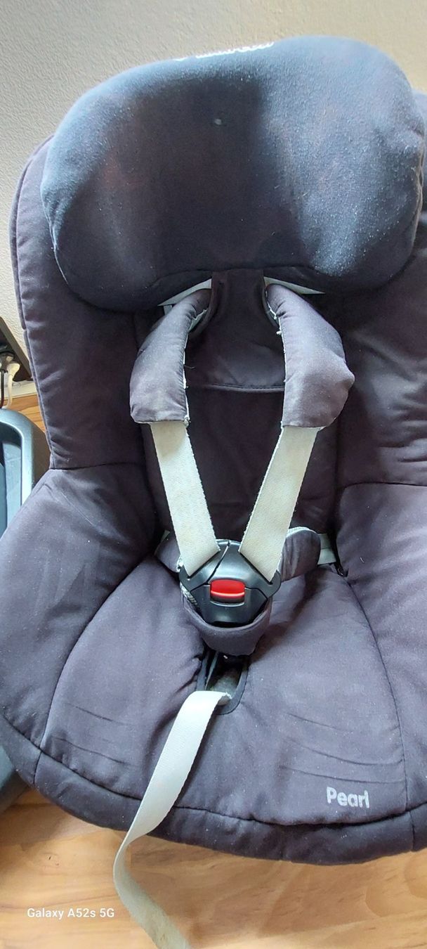 Maxi-Cosi Auto-Kindersitze: Maxi Coxi Family fix + Pearl – Gebraucht aus Villnachern von Johnny-10 1