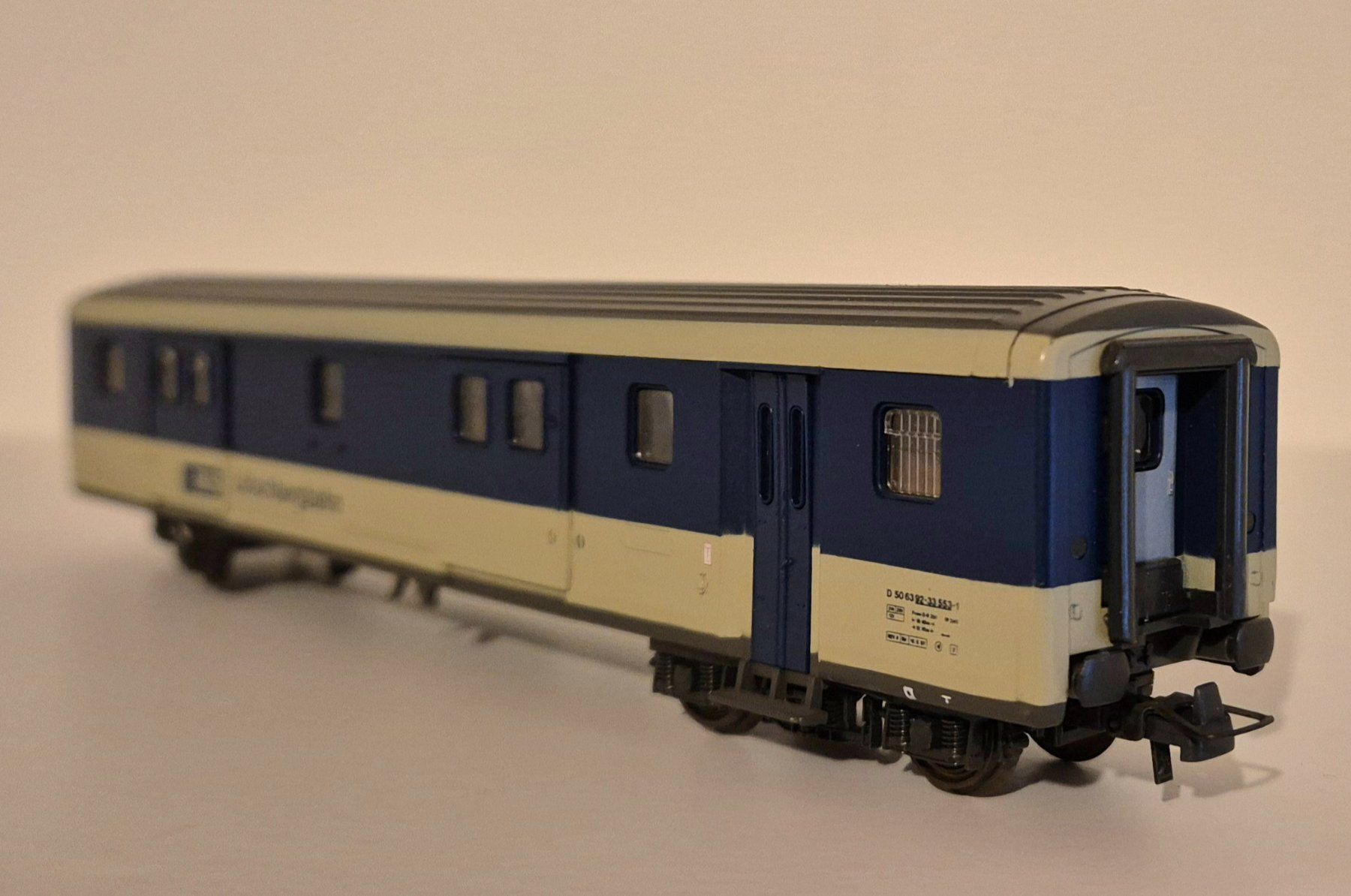 Roco Modellini di ferrovie: Roco BLS EW II Gepäckwagen – Usato da Wittenwil venduto da ced_q8j7 4