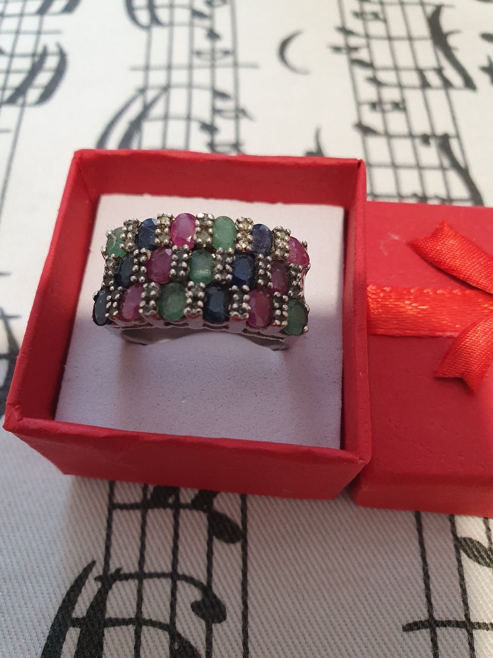 Ringe: Opulenter Designer 925er Silber, Smaragd, Rubin, Saphir Ring – Gebraucht aus Wohlen AG von palmsprings
