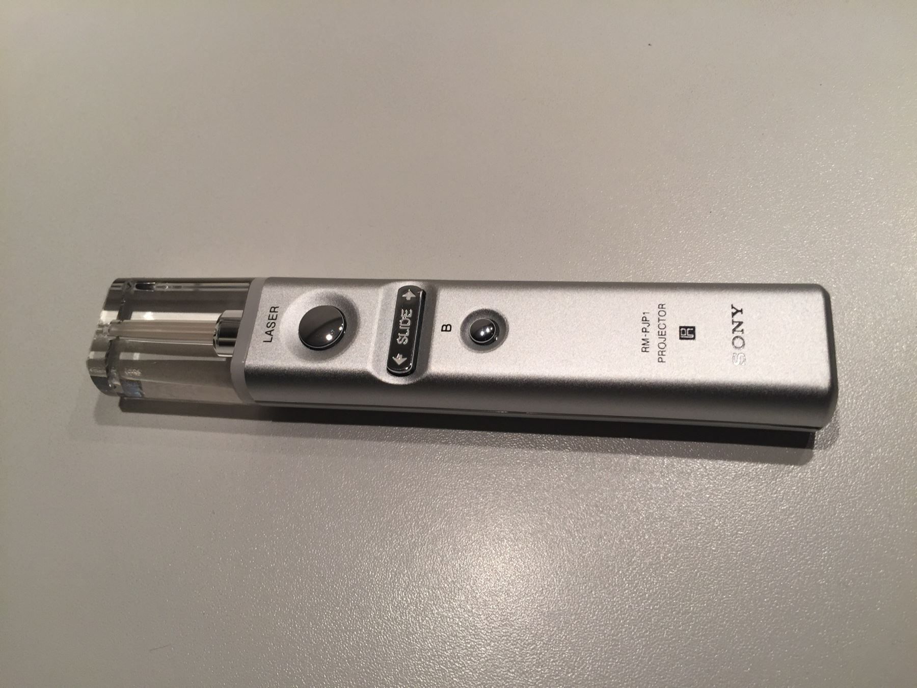 Fernbedienungen: Sony RM-PJP1 Remote inkl. Pointer - neu – Neu (gemäss Beschreibung) aus Mellingen von Browser67 1