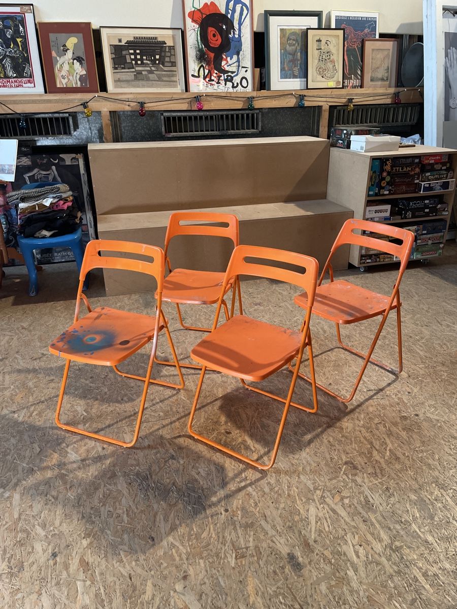 Ikea Sedie: Chaises plastique orange (4 pièces) – Usato da Fribourg venduto da JohnB4