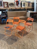 Chaises plastique orange (4 pièces)