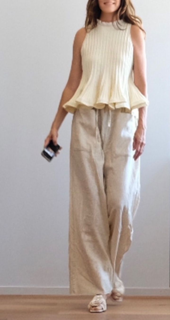 Zara Pantaloni: ZARA gestreifte Hose im Pyjama-Stil – Usato da Jona venduto da vanessasupermarket20