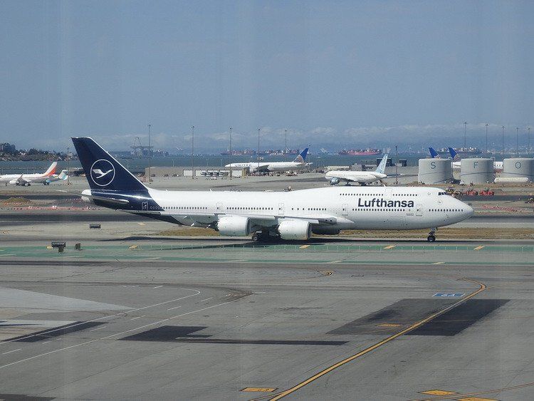 Boeing Modellbausätze & Standmodelle: B747-8i LUFTHANSA – Neu und originalverpackt aus Morges von iljamuromez 2