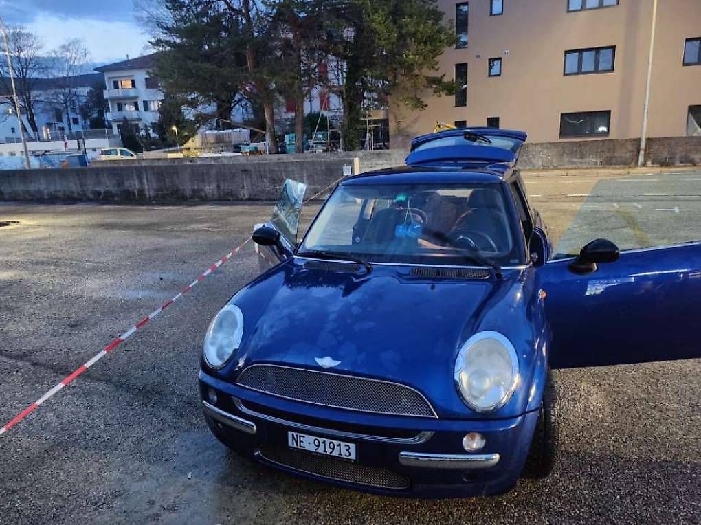 Automobili: Mini bleu  – Usato da Le Landeron venduto da dek_rpk2
