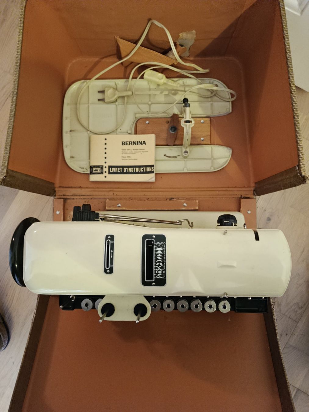 Bernina Macchine da cucire: Machine à coudre Bernina record 530 – Usato da nods venduto da Gao 3