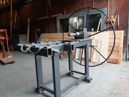 Richtpresse mit speziellem Unterbau