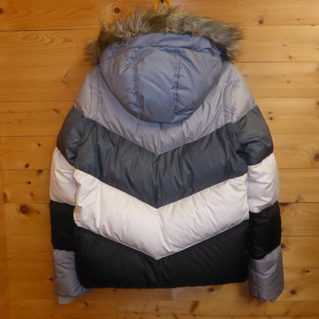Nike Giacche: Daunenjacke NIKE, Gr. 44/46 – Usato da St.Gallen venduto da regenbogen5 2