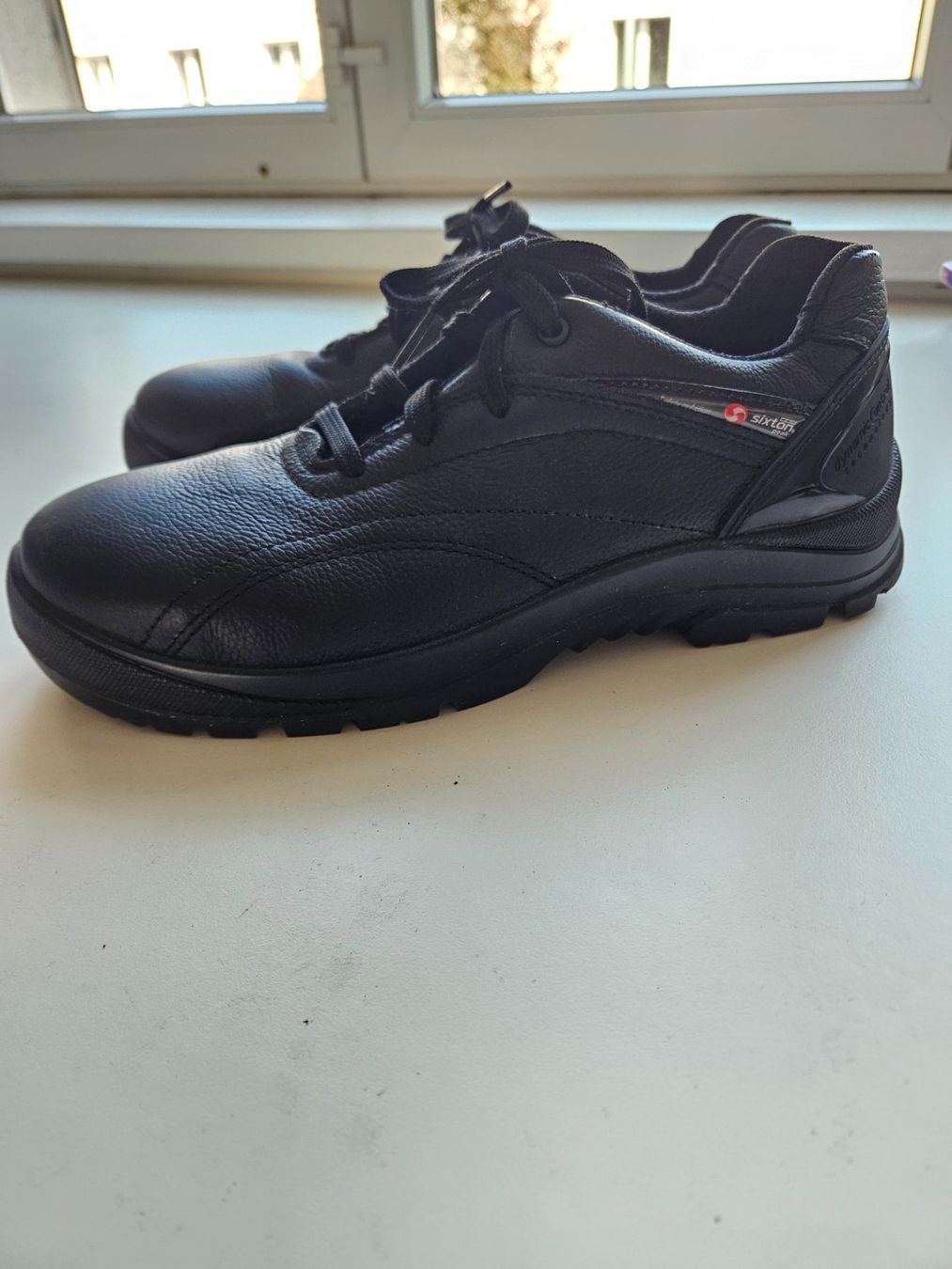 Scarpe da uomo: Sixton- Arbeitsschuhe schwarz Gr.40 – Usato da Schaffhausen venduto da sabrina915