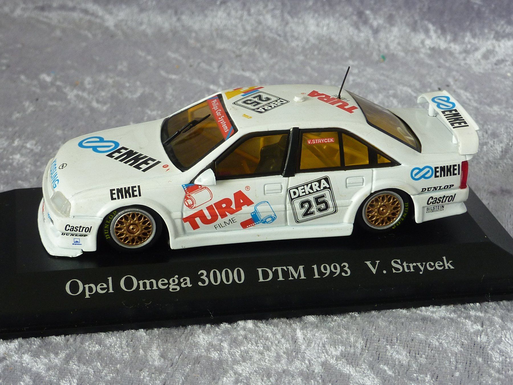 Minichamps Modellautos: Opel Omega 3000 DTM 1:43 – Neu und originalverpackt aus Dürrenäsch von modellautos4you 2