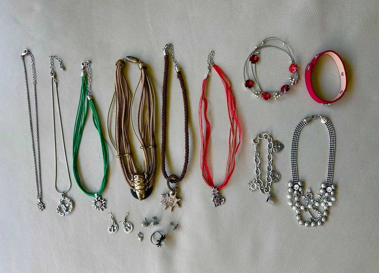 Altri gioielli: Dirnd - Schmuck - Dirndlschmuck - Trachtenschmuck  15 Stück – Usato da Ried-Brig venduto da Challi