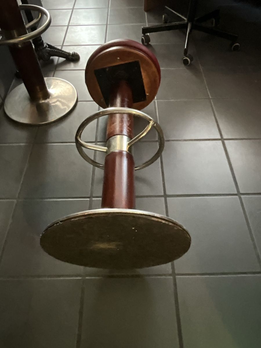 Tabourets: Barhocker Holz/Leder – D'occasion à Niederlenz par mar_p5sx 1