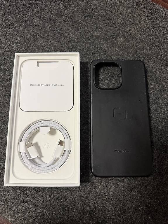 Portables: iPhone 15 Pro Max - Black Titanium - 256GB – D'occasion à Möhlin par B0K1 4