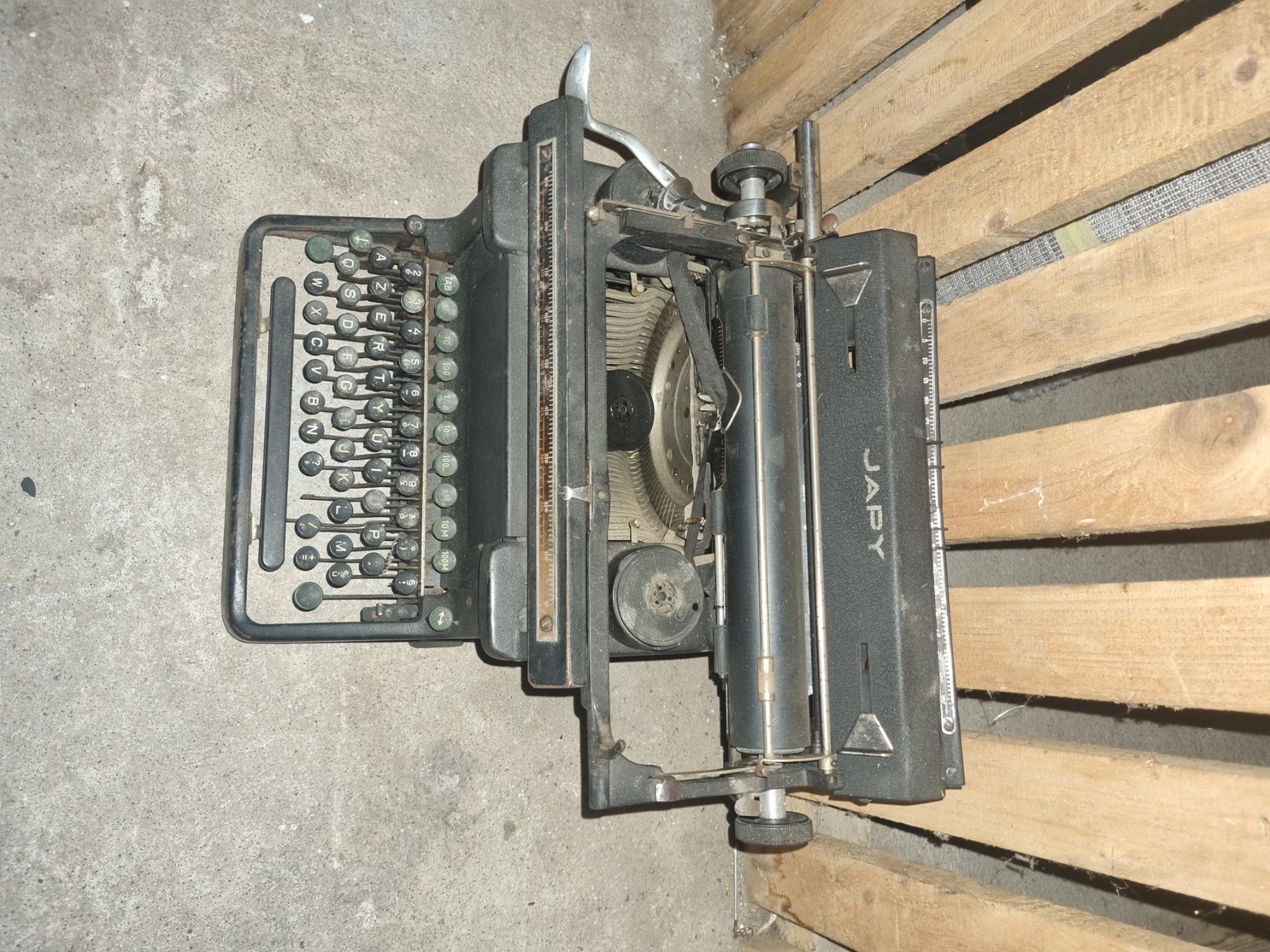 Macchine da scrivere: Machine à écrire JAPY pour pièces ou restauration – Usato da Genève venduto da kev_d8vl 1