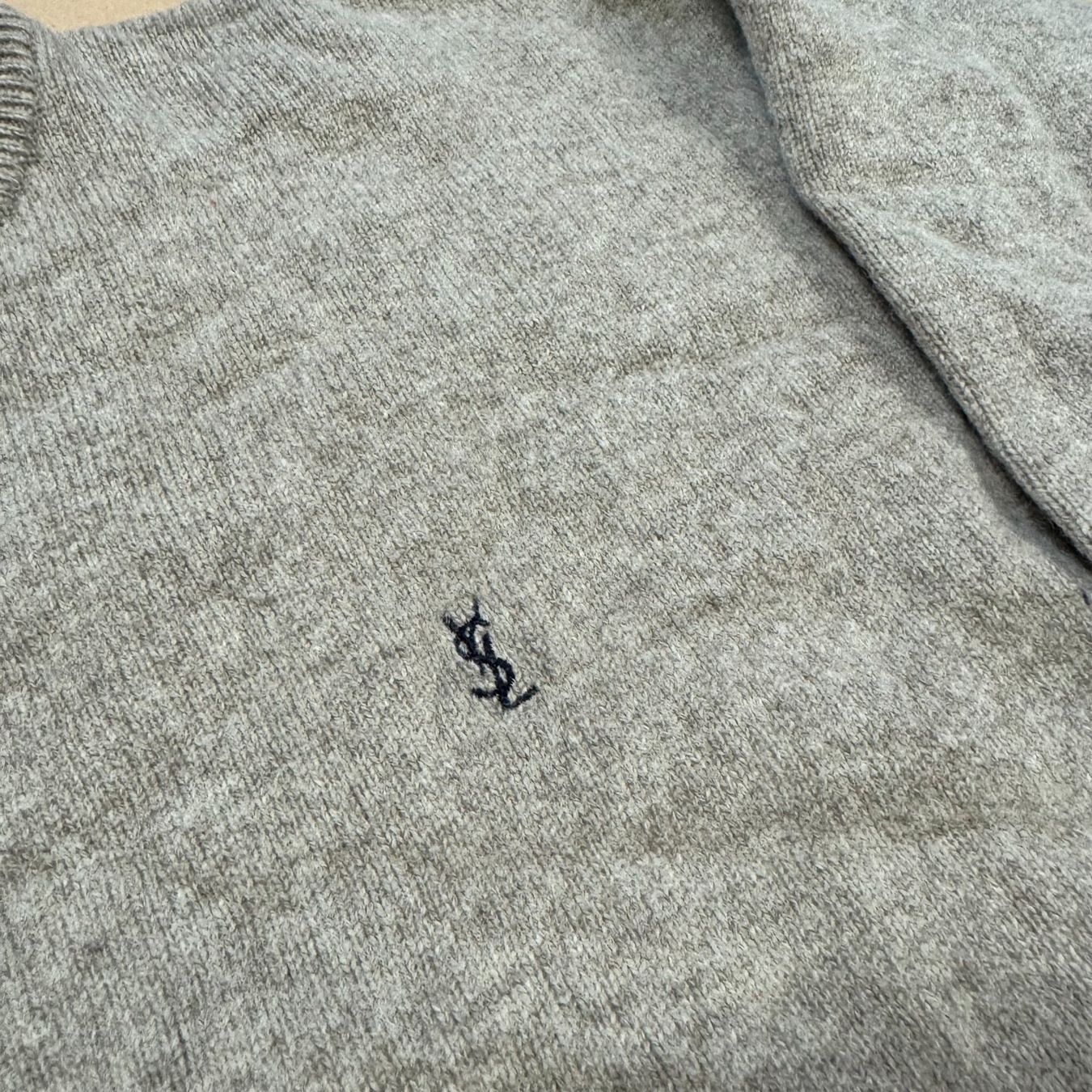 Saint Laurent Maglioni & Felpe: Yves Saint Laurent vintage wool sweatshirt 90s pull authenti – Usato da St. Gallen venduto da sourced_limited 2