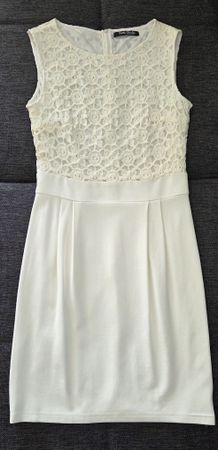 Cremefarbenes Kleid der Marke Betty Barclay