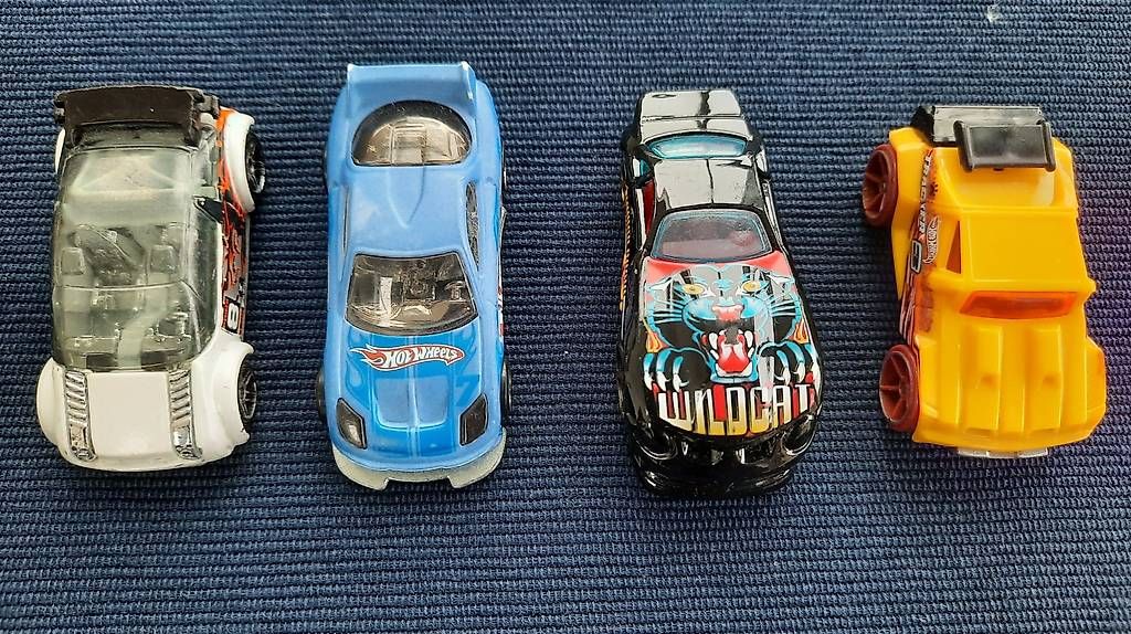 Hot Wheels Modellini d'auto: Hot Wheels Sammlung – Usato da Giswil venduto da aethra 3