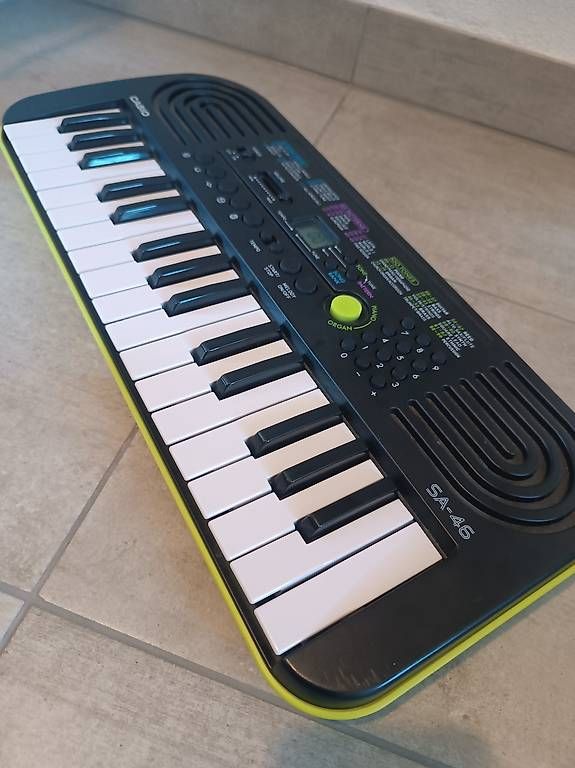 Strumenti musicali: Petit piano à pile en super état  – Usato da Boussens venduto da gvuille 2