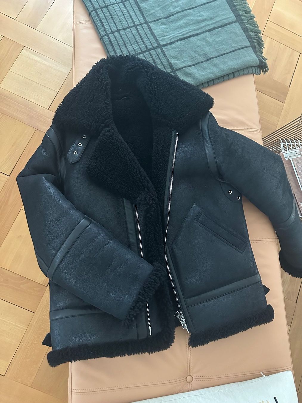 Acne Studios Vestes: Acne Shearling Lederjacke/Lammfell, schwarz, 52/M-L – D'occasion à Zürich par Michael_CK