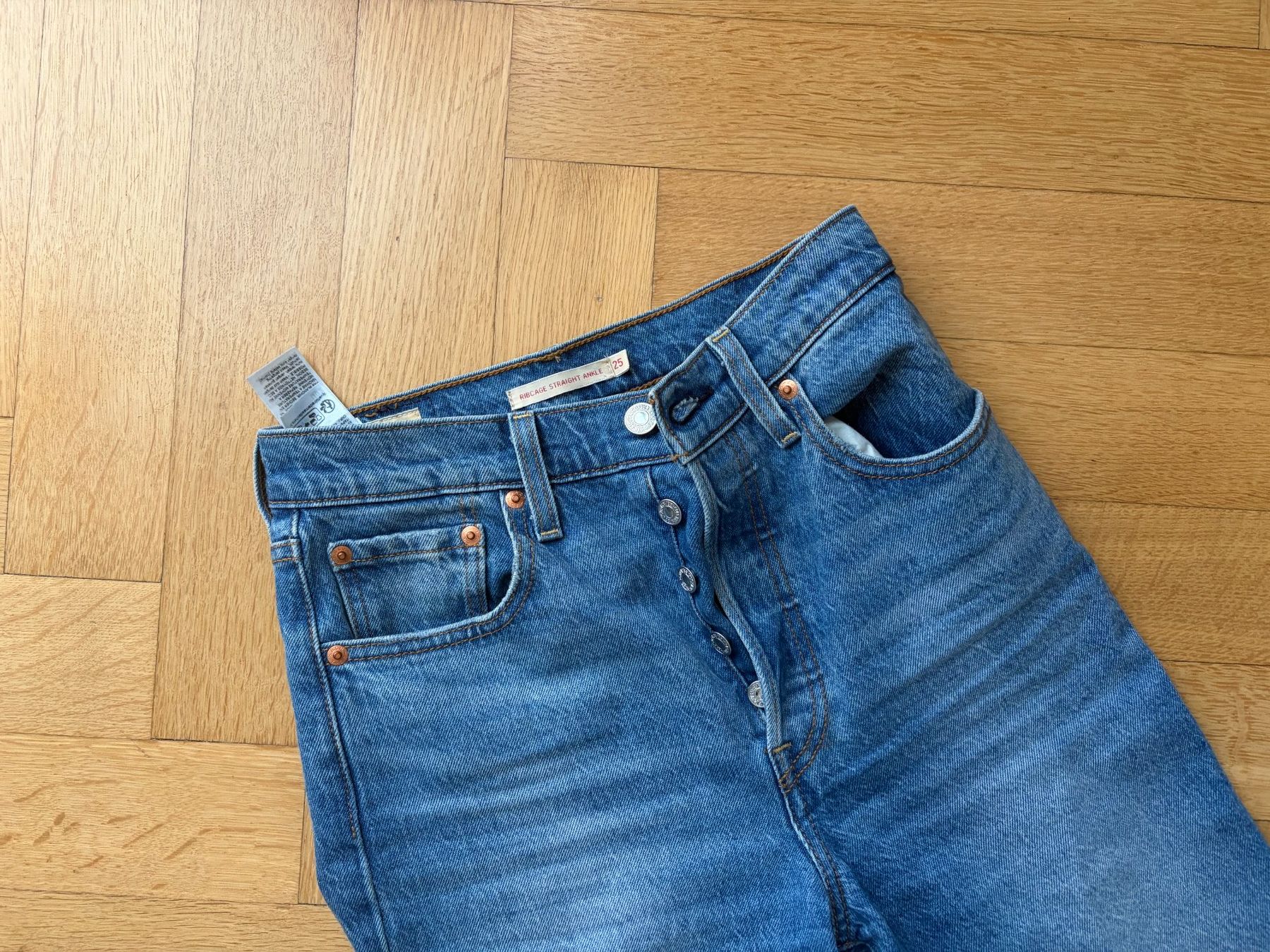 Levi's Jeans: Levi's Jeans Ribcage Straight Ankle – Nuovo (secondo la descrizione) da Bern venduto da sim_g75j 2