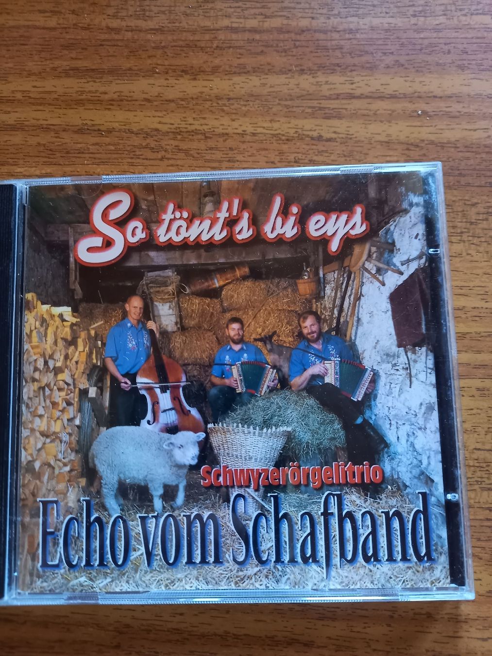 CD: So tönt's bi eys - Schwyzerörgelitrio Echo vom Schafband CD – Usato da Galgenen venduto da Allerlei8854