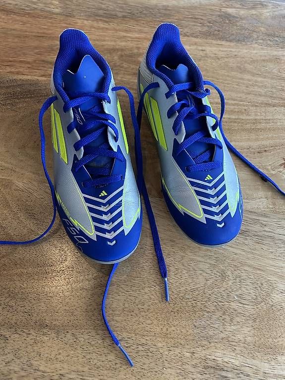 Scarpe per ragazzi: Baskets football 36 2/3  – Usato da Corbières venduto da mel_yq25