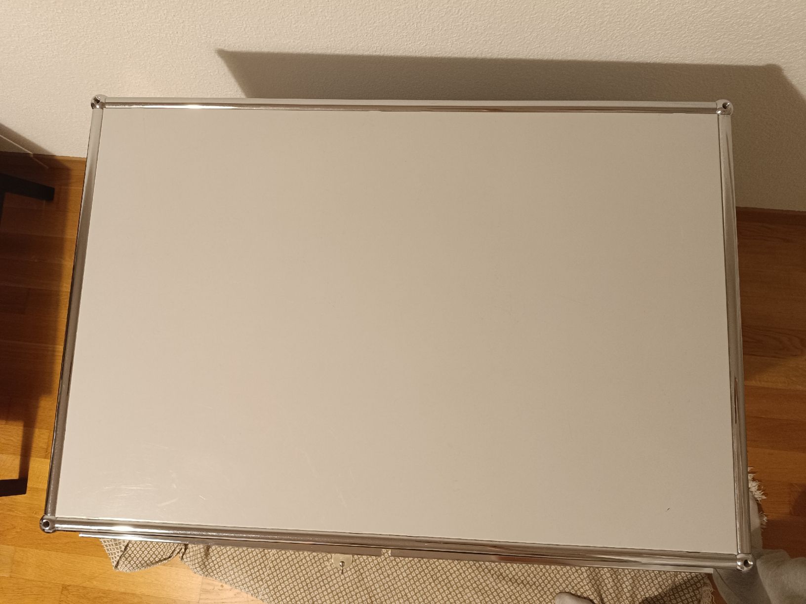 USM Cassettiere: Meuble USM gris avec tiroirs – Usato da Biel/Bienne venduto da justophe 4