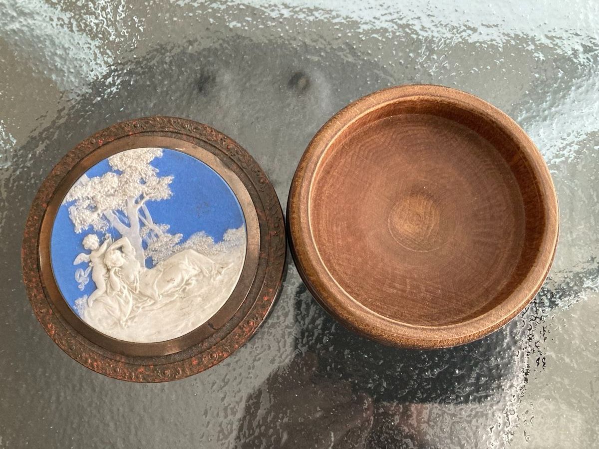 Tutte le decorazioni: Kostbare antike Dose mit Biscuit Deckel – Usato da Zürich venduto da kostbares 5