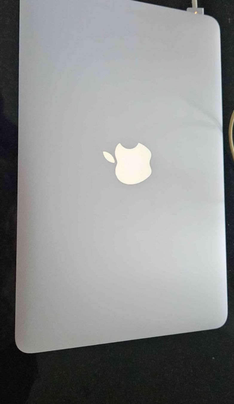 Apple Notebook: MacBook Air 13" Intel Core i5 top Zustand – Usato da Sennwald venduto da ize_s5pv 2