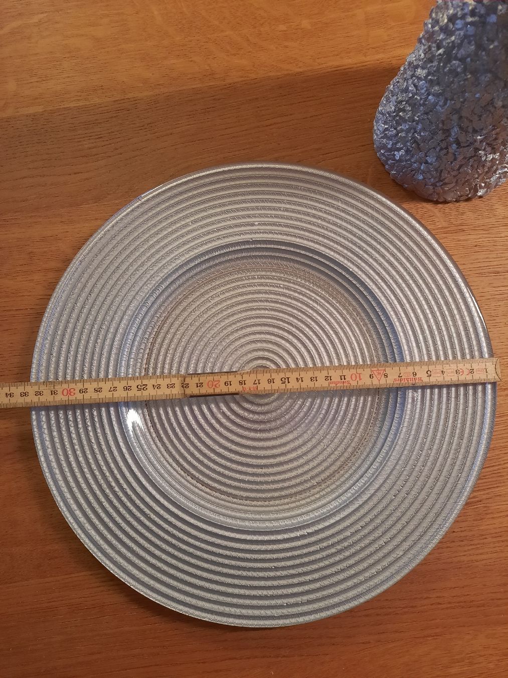 Candele: Pylon-Kerze mit Teller silber - 40cm hoch – Nuovo (secondo la descrizione) da Zofingen venduto da Migiskau 2
