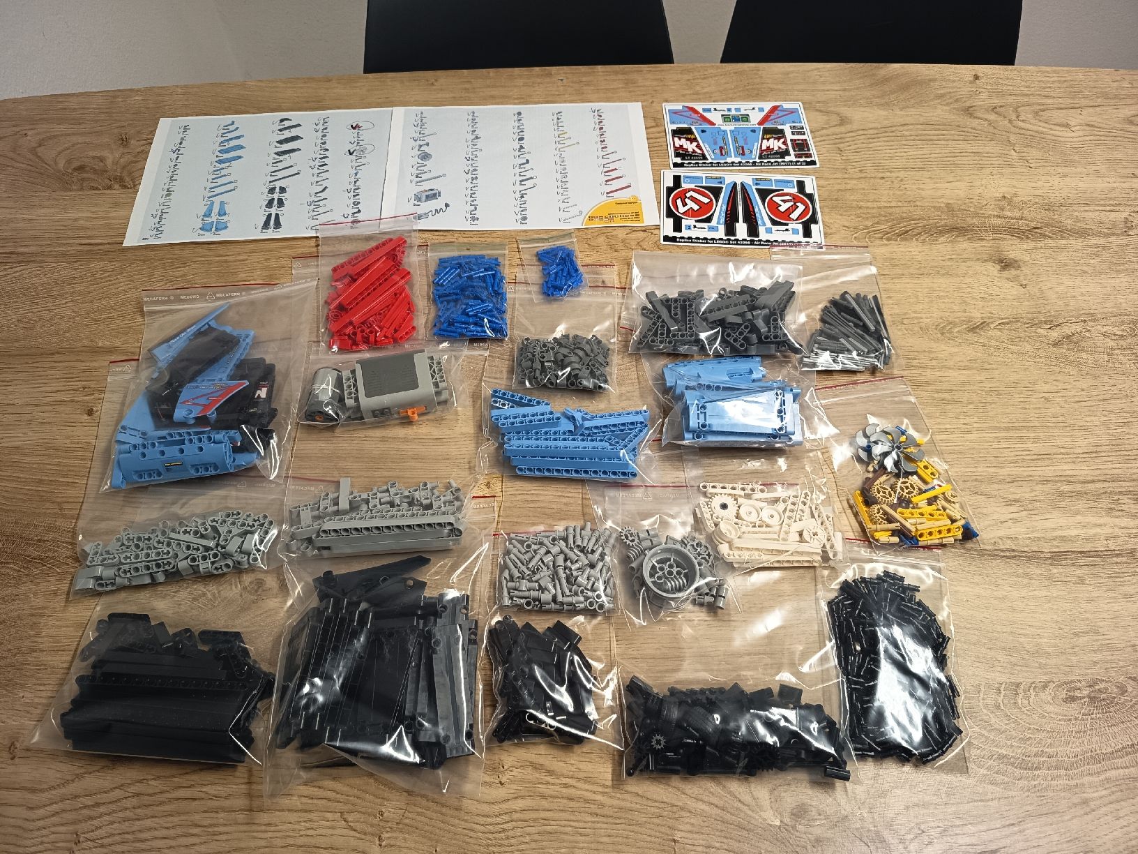 Lego Kit di costruzioni: LEGO Technic 42066 + Neue Aufkleber – Usato da Frauenfeld venduto da sveno666