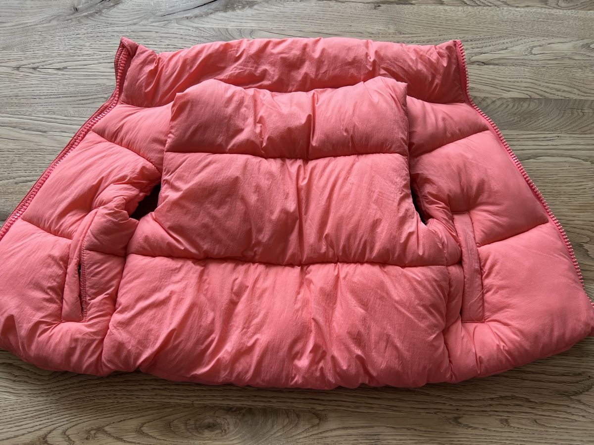 Autres vêtements fille: Coole Steppweste in top Zustand, Grösse 122 – Neuf (Voir description) à Thun par Siladi 1