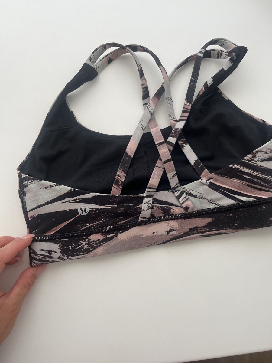 Lululemon Top: Lululemon Tob – Usato da Dottikon venduto da kat_jk9m 1