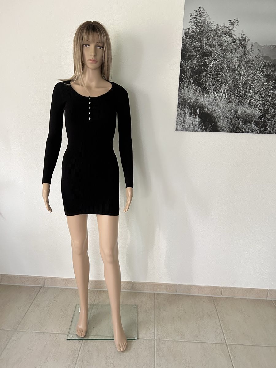 Stradivarius Kleider: Chic Black Ribbed Dress Stradivarius  - Perfect Condition – Neu (gemäss Beschreibung) aus Saland von ele_vc96 1