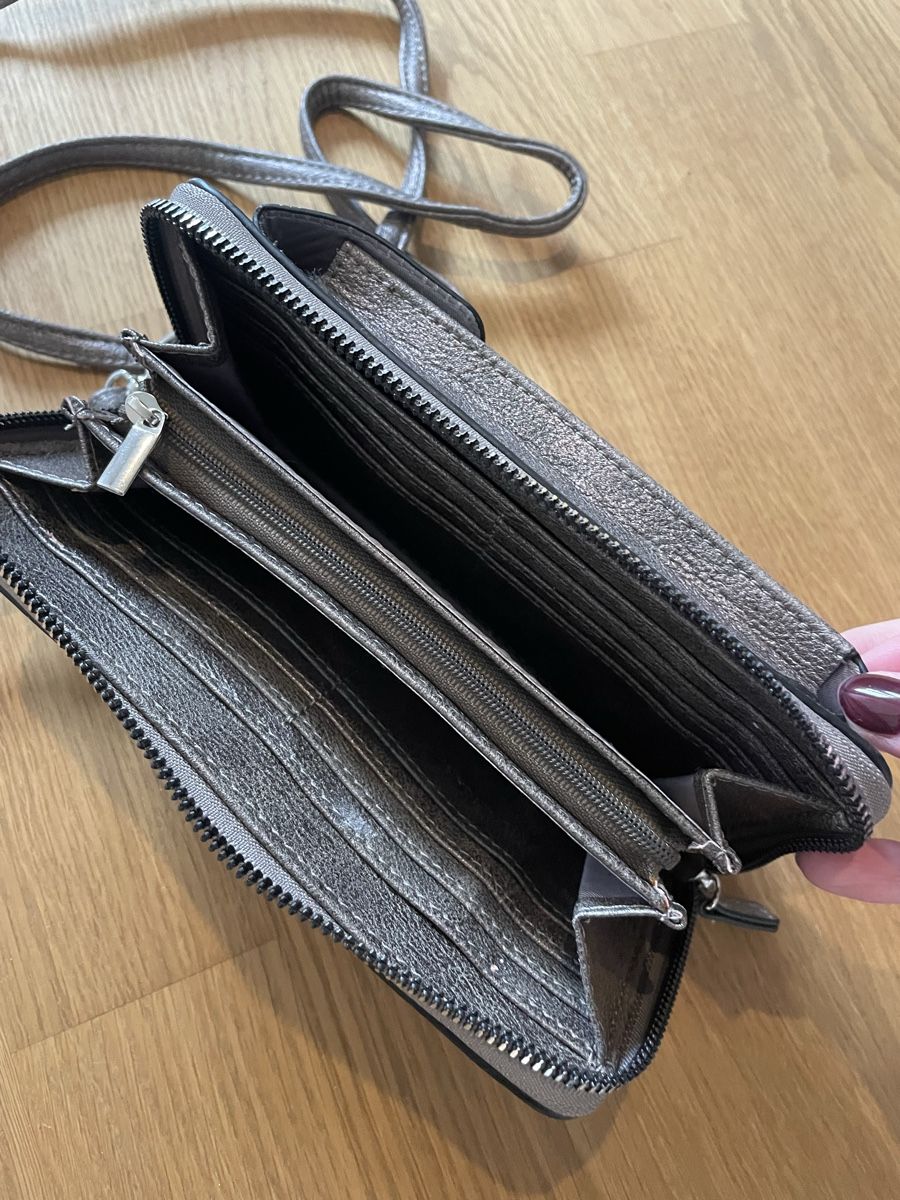 Borse da donna: Silberne Handtasche – Nuovo (secondo la descrizione) da Niederbüren venduto da 9632 1