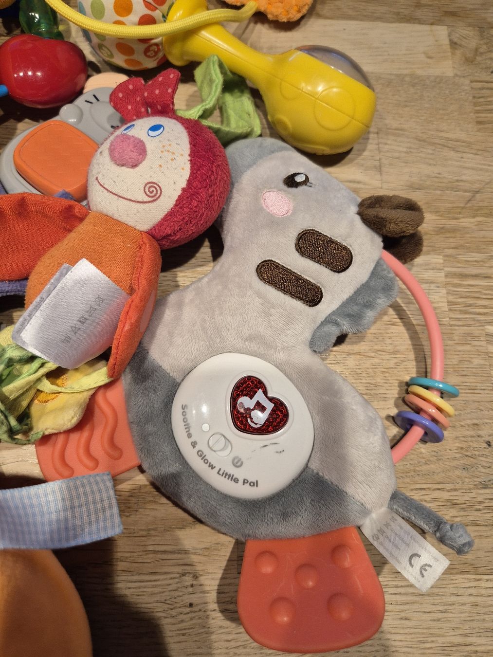 Giocattoli: Diverses Babyspielzeug – Usato da Zürich venduto da fordob 2