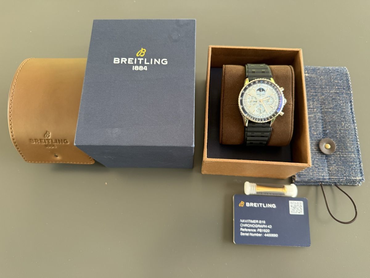 Breitling Orologi: Montre Breitling Navitimer B19 bracelet rouleau original – Nuovo (secondo la descrizione) da Fleurier venduto da salar 9