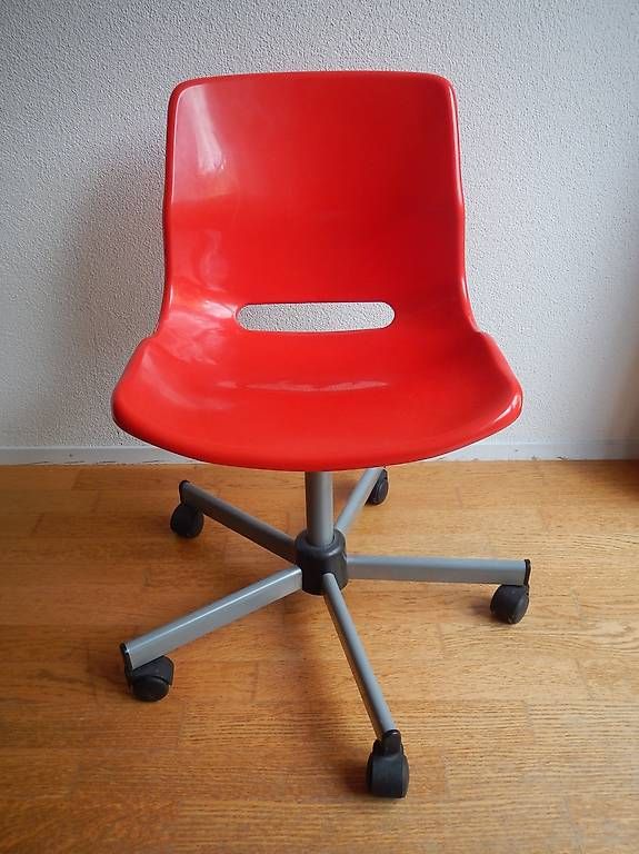 Stühle: Kinderbürostuhl (bis 25kg) – Gebraucht aus St. Gallen von _Corvin_