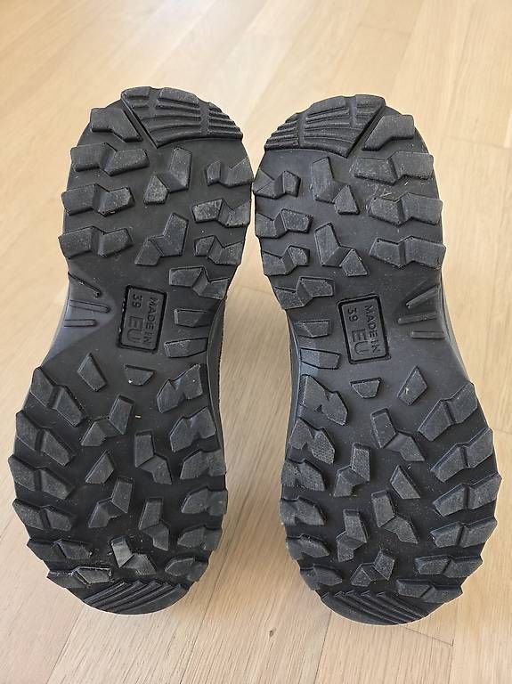 Scarpe per ragazzi: Wanderschuhe Kinder Trevolution Gr. 39 – Usato da Uster venduto da laemau 2